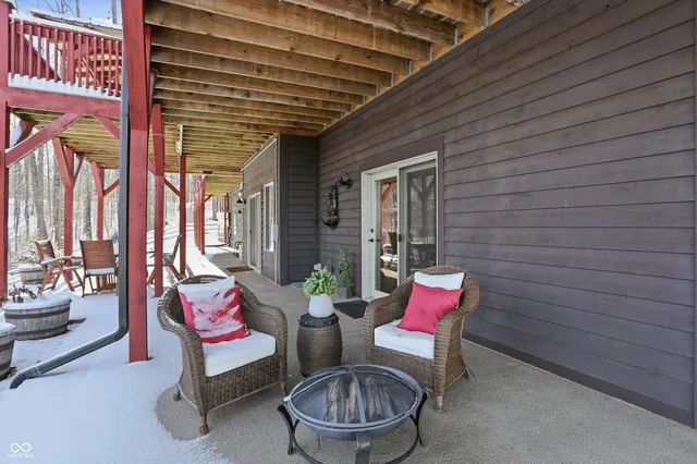 $999,900 | 5736 North Pathways Drive, Unionville, IN 47468