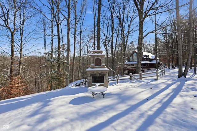 $999,900 | 5736 North Pathways Drive, Unionville, IN 47468