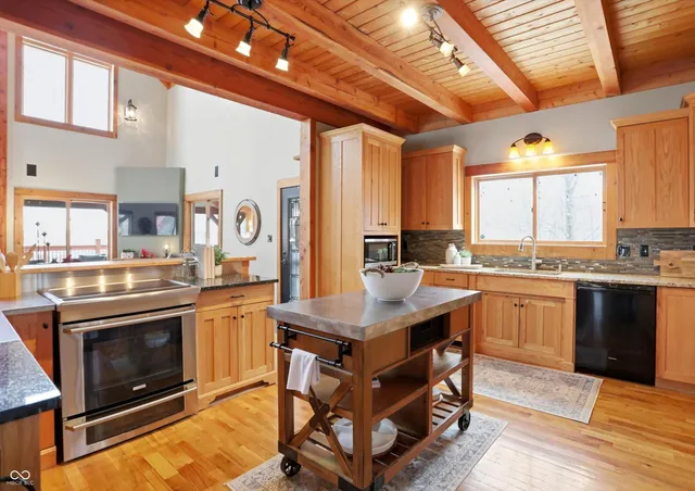 $999,900 | 5736 North Pathways Drive, Unionville, IN 47468