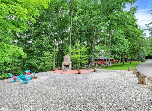 $999,900 | 5736 North Pathways Drive, Unionville, IN 47468