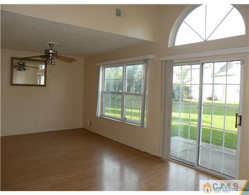 264 Nebula Road Piscataway, NJ 08854 - Photo 5 of 17