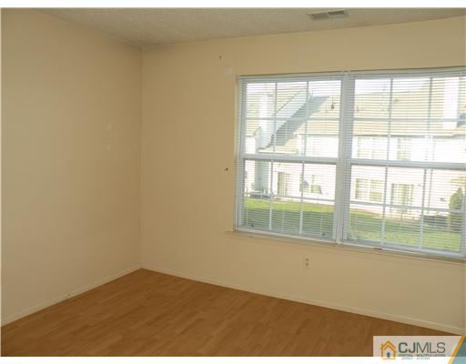 264 Nebula Road Piscataway, NJ 08854 - Photo 8 of 17