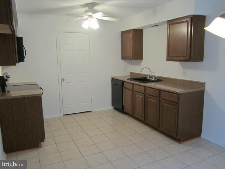 612 North Shady Retreat Road, Unit 55 Doylestown, PA 18901 - Photo 8 of 13 Kitchen
