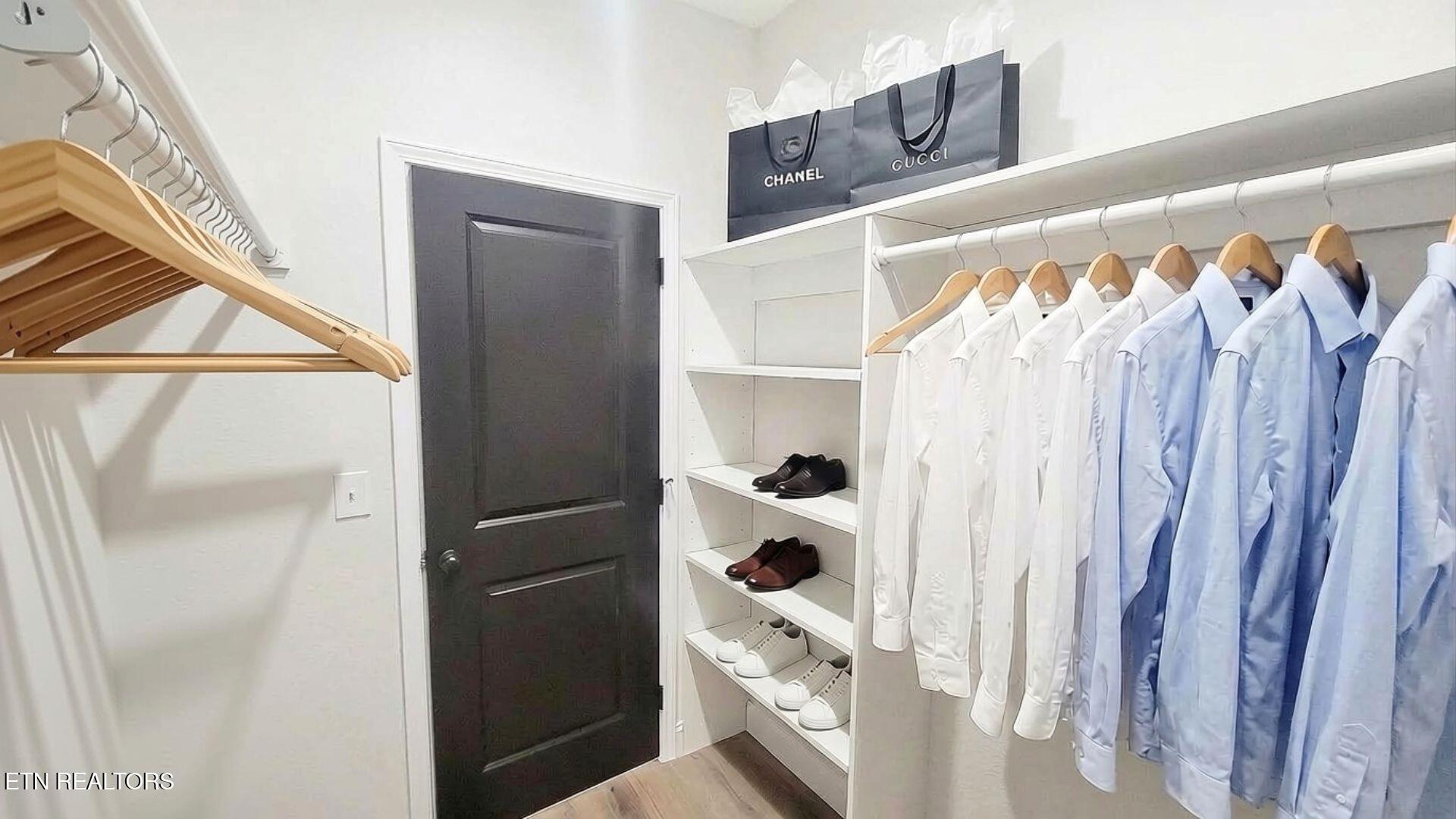 243 Splendor Way Parrottsville, TN 37843 - Photo 16 of 35 MAIN SUITE CLOSET