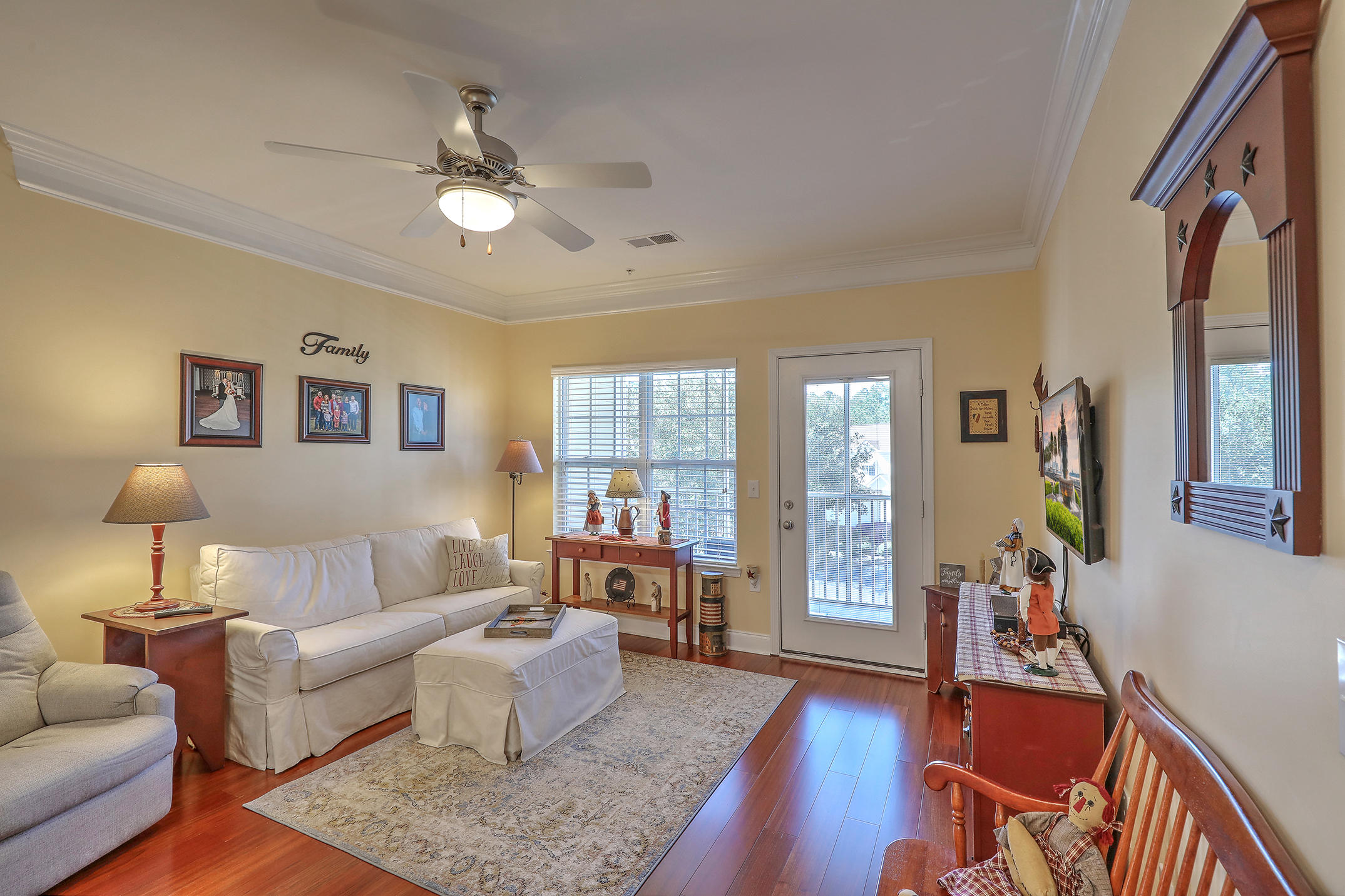 1111 Basildon Road Mount Pleasant, SC 29466 - Photo 6 of 27 1R3A4738_39_40