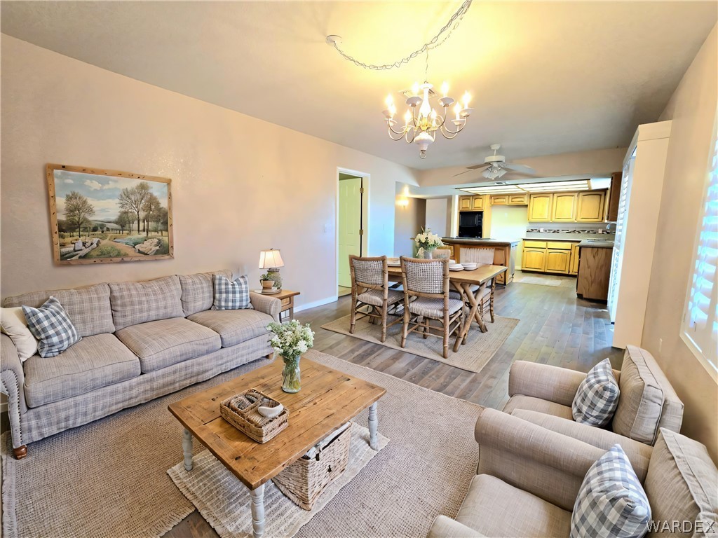 3765 Packsaddle Road Kingman, AZ 86401 - Photo 15 of 58 Living Room