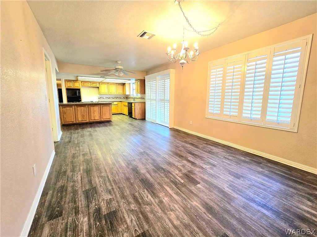 3765 Packsaddle Road Kingman, AZ 86401 - Photo 16 of 58 Living???????????????????????????????? Room