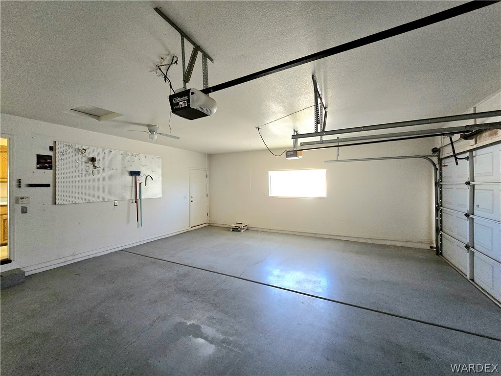 3765 Packsaddle Road Kingman, AZ 86401 - Photo 37 of 58 Garage
