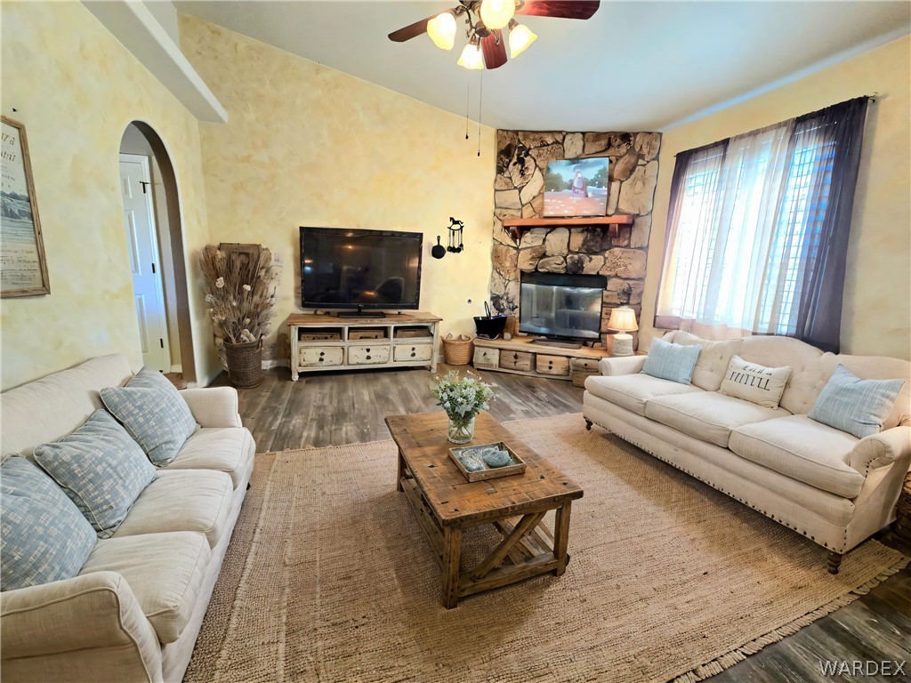 3765 Packsaddle Road Kingman, AZ 86401 - Photo 6 of 58 Living Room