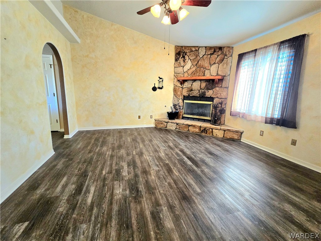 3765 Packsaddle Road Kingman, AZ 86401 - Photo 7 of 58 Living Room