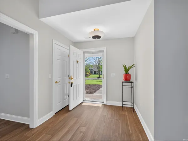 $324,900 | 2832 Cunningham Drive, Fort Wayne, IN 46804