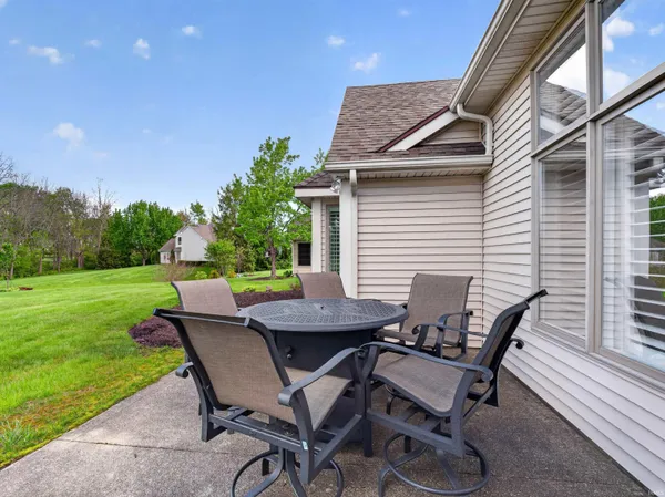 $324,900 | 2832 Cunningham Drive, Fort Wayne, IN 46804