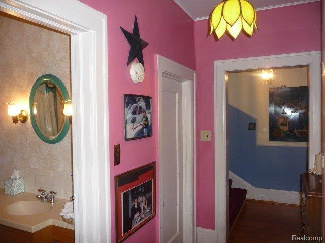 164 Moran Road Grosse Pointe, MI 48236 - Photo 11 of 25 P1020617.JPG