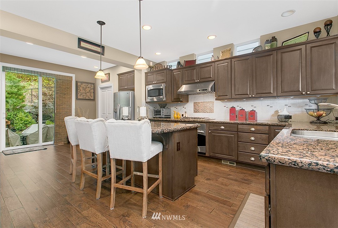 19617 93rd Place Northeast Bothell, WA 98011 - Photo 3 of 25 Gallery Image 3