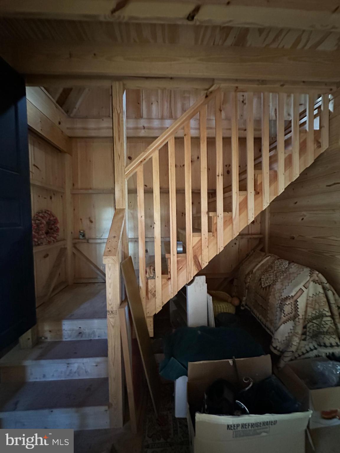 18524 Beallsville Road Poolesville, MD 20837 - Photo 4 of 7 a view of entryway