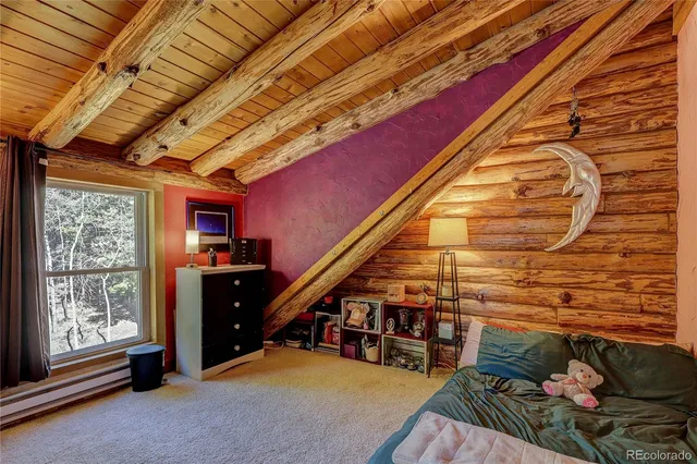 a view of entryway with a front door