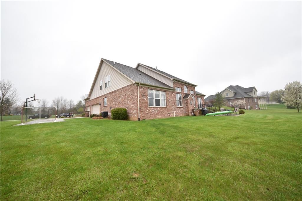 3284 Woodland Ridge Columbus, IN 47201 - Photo 13 of 24 Gallery Image 13