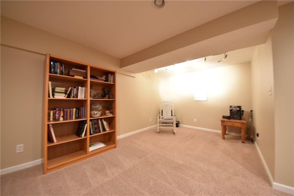 3284 Woodland Ridge Columbus, IN 47201 - Photo 22 of 24 Gallery Image 22