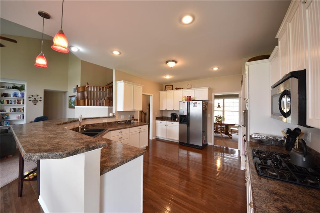 3284 Woodland Ridge Columbus, IN 47201 - Photo 8 of 24 Gallery Image 8