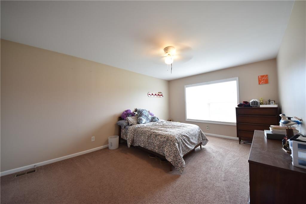 3284 Woodland Ridge Columbus, IN 47201 - Photo 10 of 24 Gallery Image 10