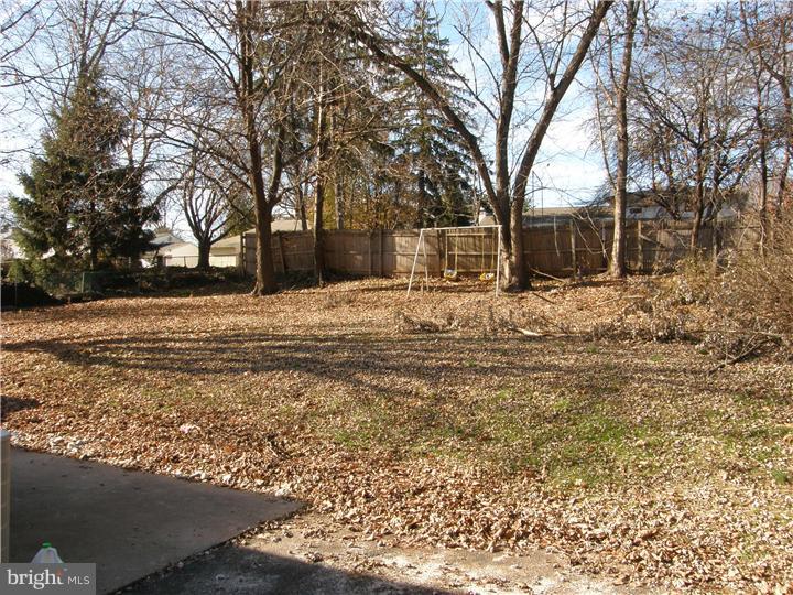 144 Hancock Road Warminster, PA 18974 - Photo 14 of 14 Back Yard