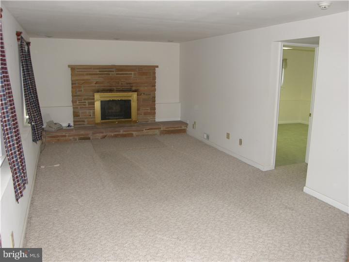 144 Hancock Road Warminster, PA 18974 - Photo 3 of 14 Family Room