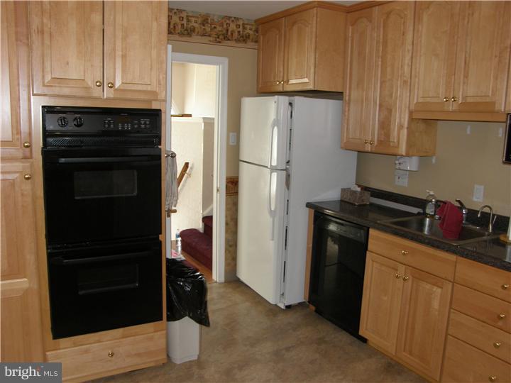 144 Hancock Road Warminster, PA 18974 - Photo 6 of 14 Kitchen