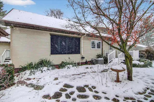 $425,000 | 289 Lyon Lake Road, Marshall, MI 49068