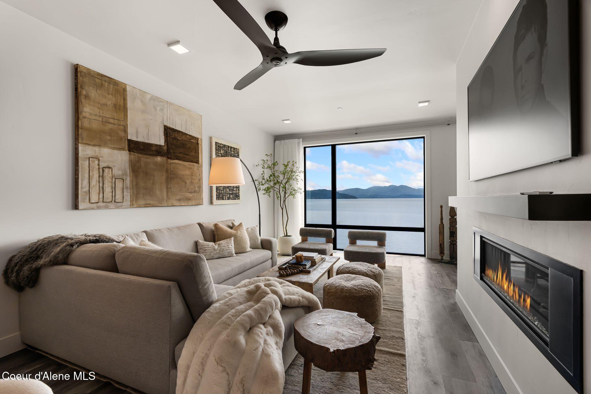 802 Sandpoint Avenue, Unit 8301 Sandpoint, ID 83864 - Photo 16 of 61 2_A7404587