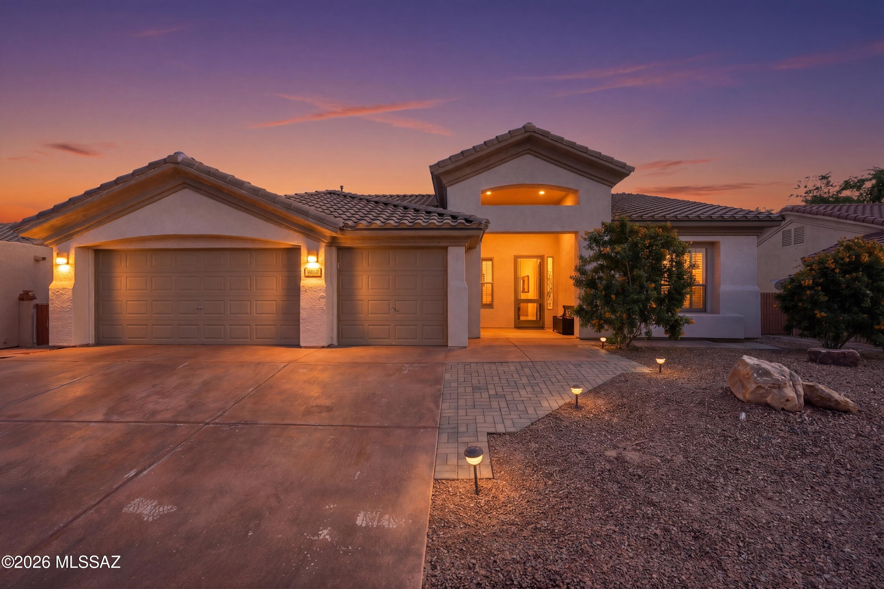 7693 West Sunlark Way Tucson, AZ 85743 - Photo 2 of 43