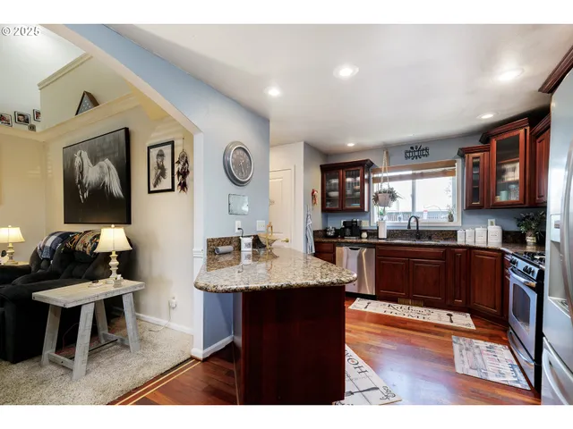 $499,900 | 9907 Southeast Amherst Street, Clackamas, OR 97015