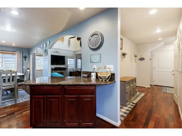 $499,900 | 9907 Southeast Amherst Street, Clackamas, OR 97015