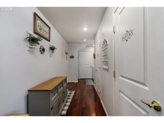 $499,900 | 9907 Southeast Amherst Street, Clackamas, OR 97015