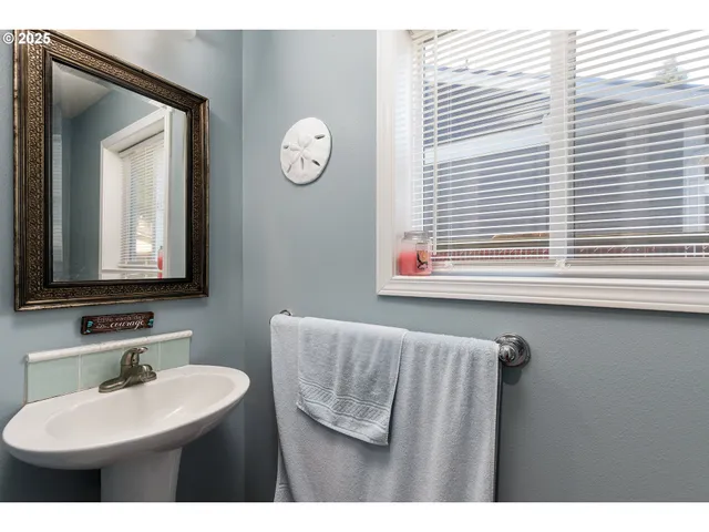 $499,900 | 9907 Southeast Amherst Street, Clackamas, OR 97015