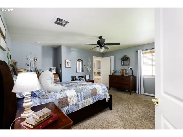 $499,900 | 9907 Southeast Amherst Street, Clackamas, OR 97015