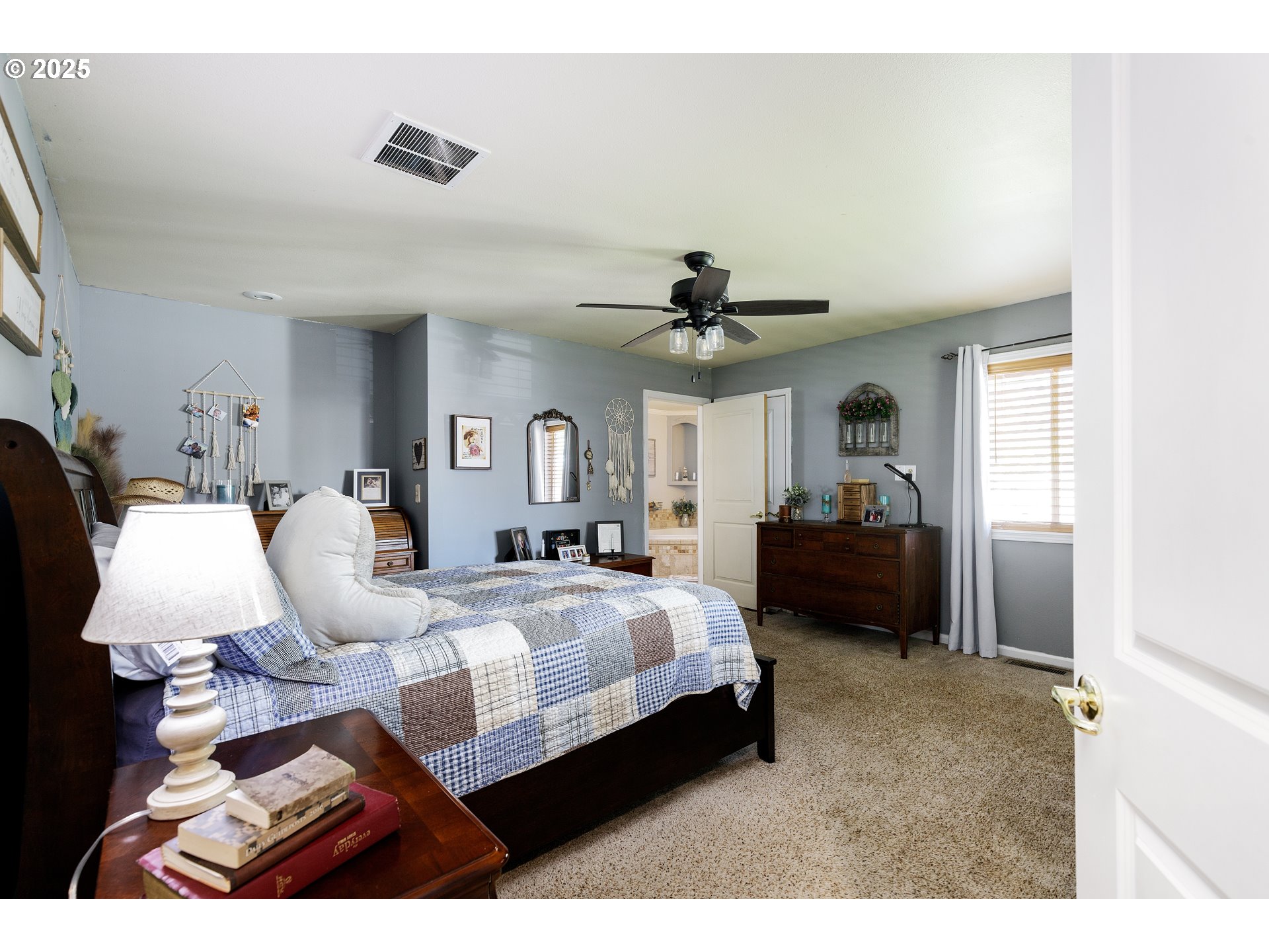 9907 Southeast Amherst Street Clackamas, OR 97015 - Photo 18 of 40 Bedroom, Primary