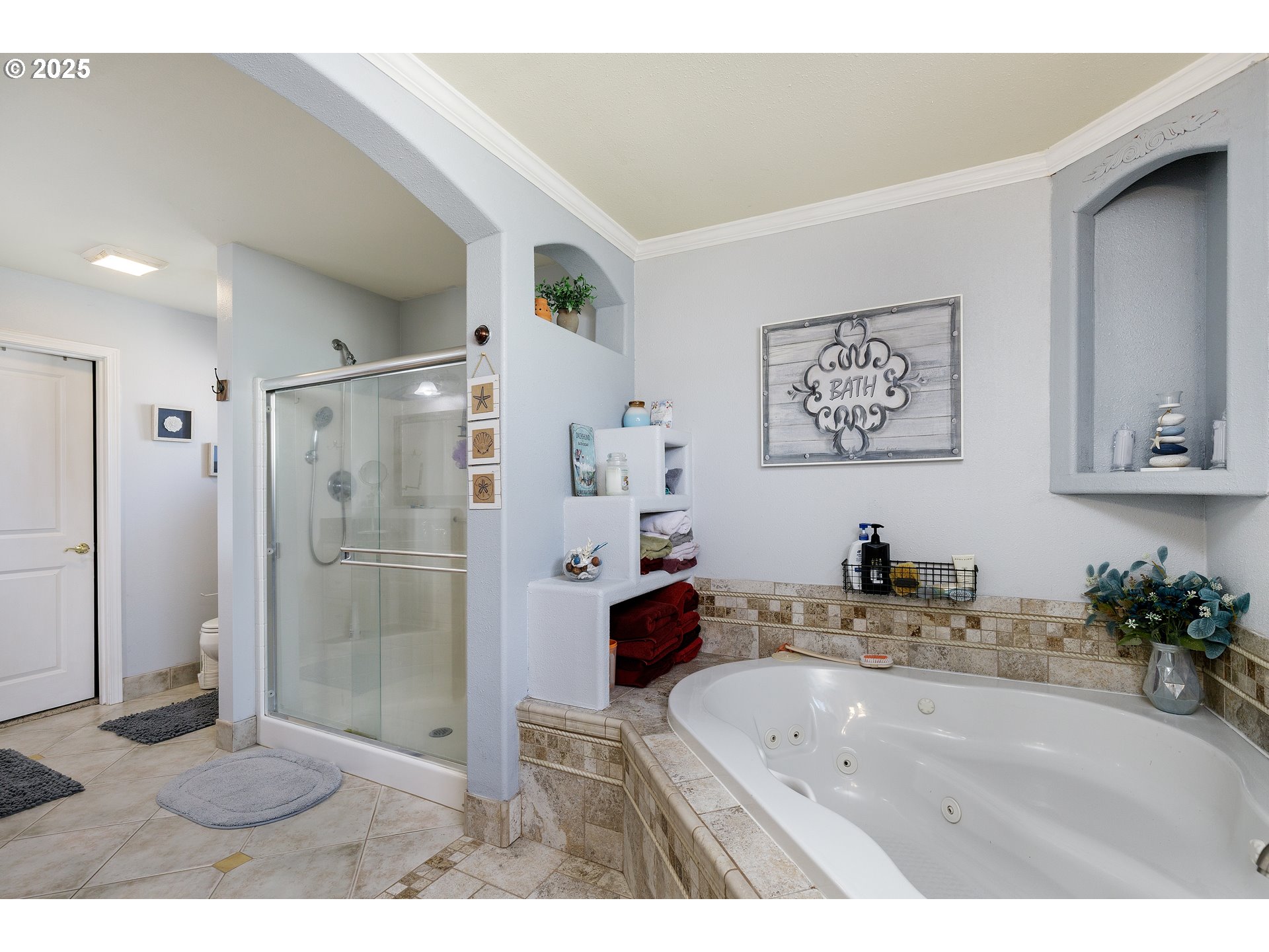 9907 Southeast Amherst Street Clackamas, OR 97015 - Photo 20 of 40 Bathroom, Attached