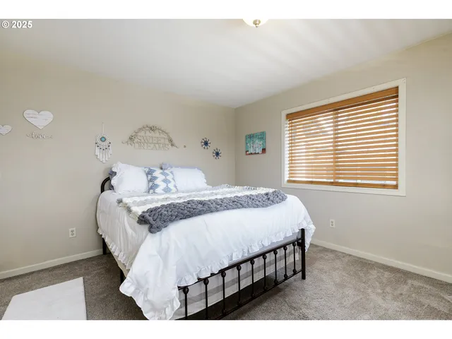 $499,900 | 9907 Southeast Amherst Street, Clackamas, OR 97015