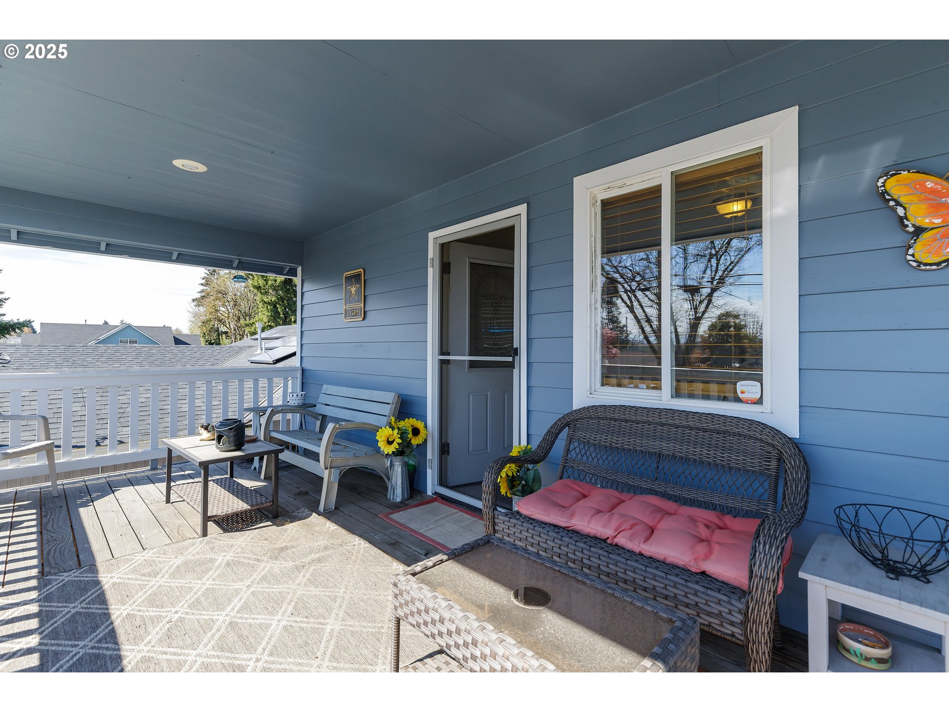 9907 Southeast Amherst Street Clackamas, OR 97015 - Photo 30 of 40 Balcony