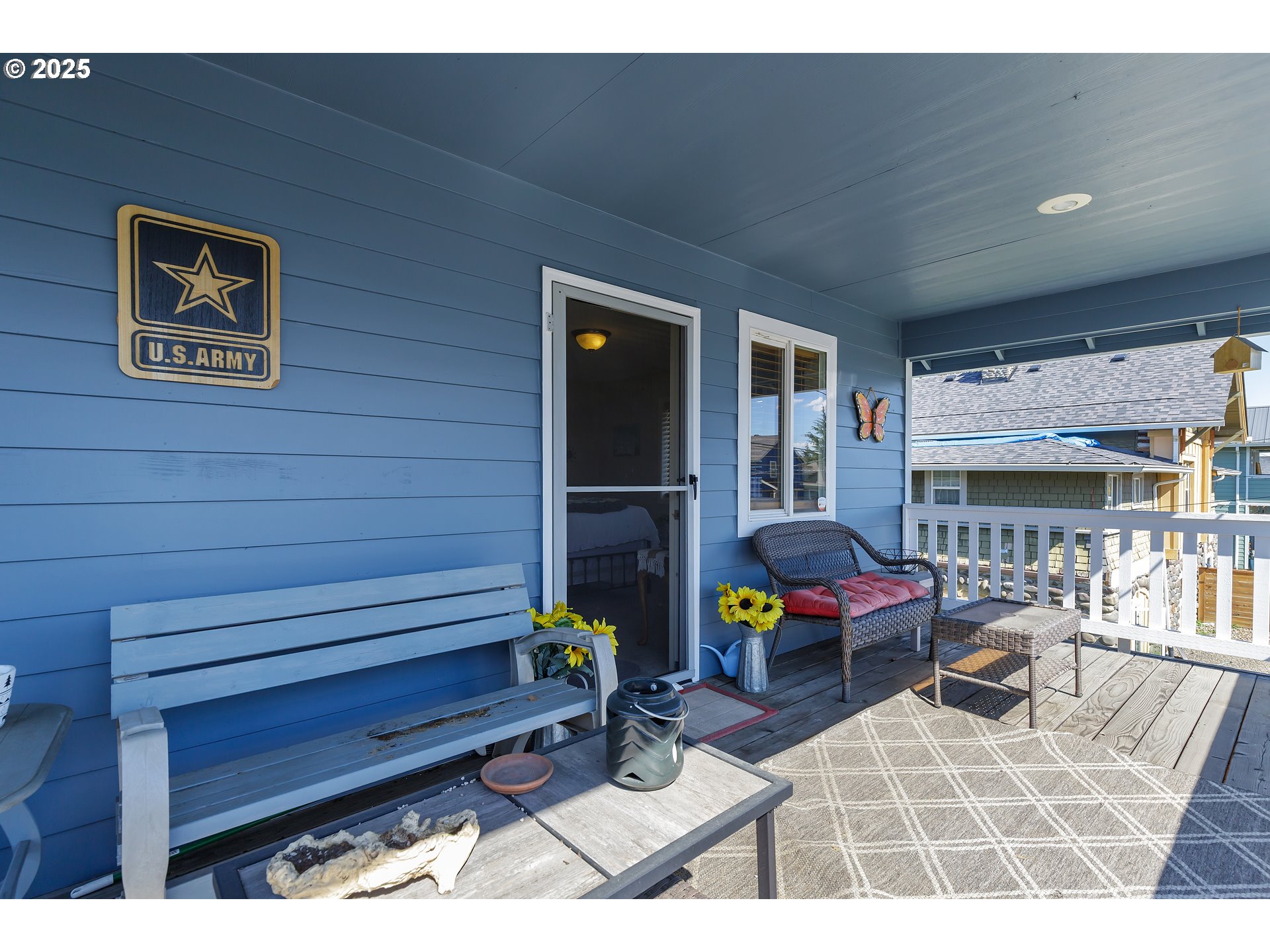 9907 Southeast Amherst Street Clackamas, OR 97015 - Photo 31 of 40 Balcony