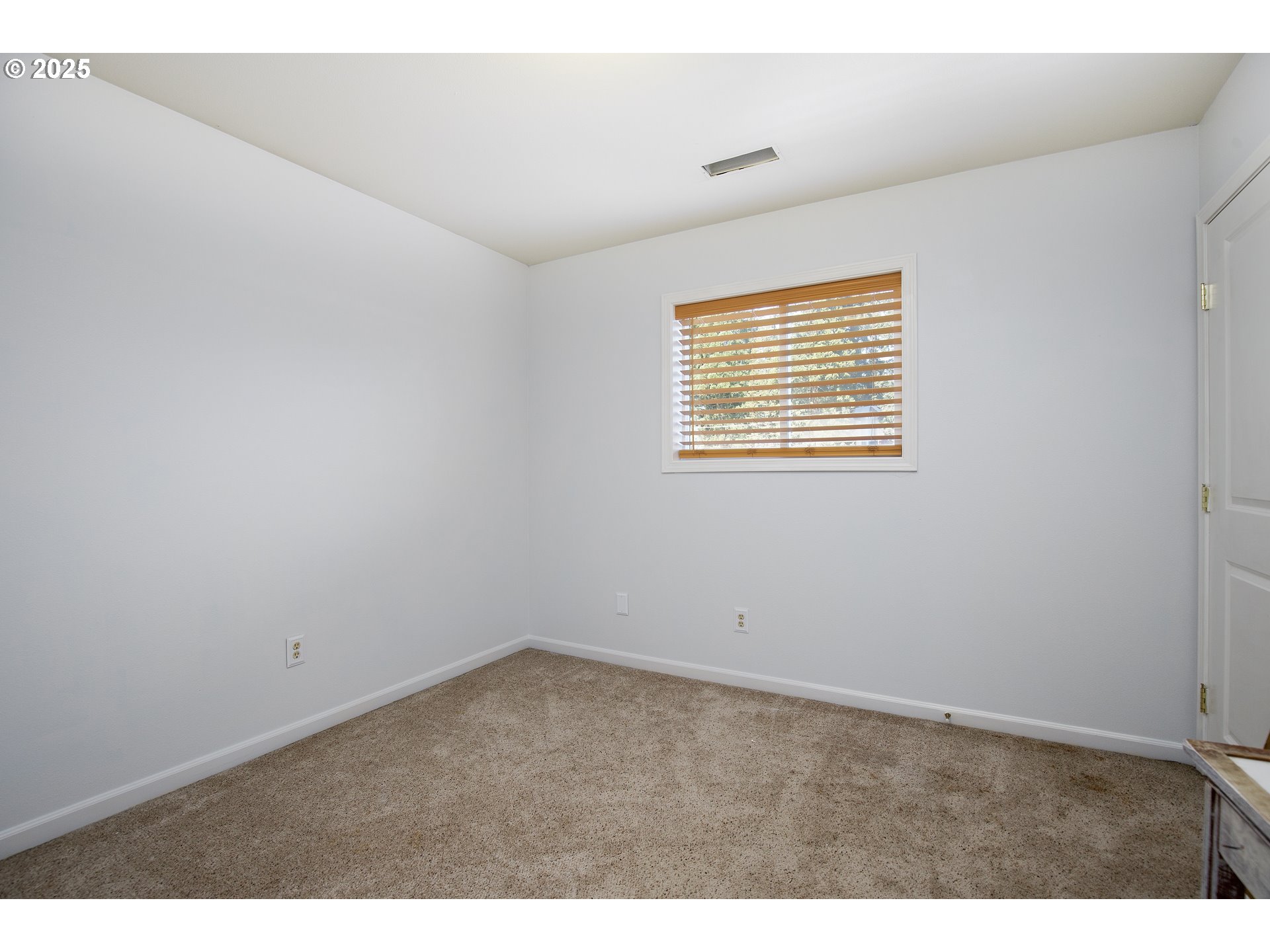 9907 Southeast Amherst Street Clackamas, OR 97015 - Photo 33 of 40 Bedroom