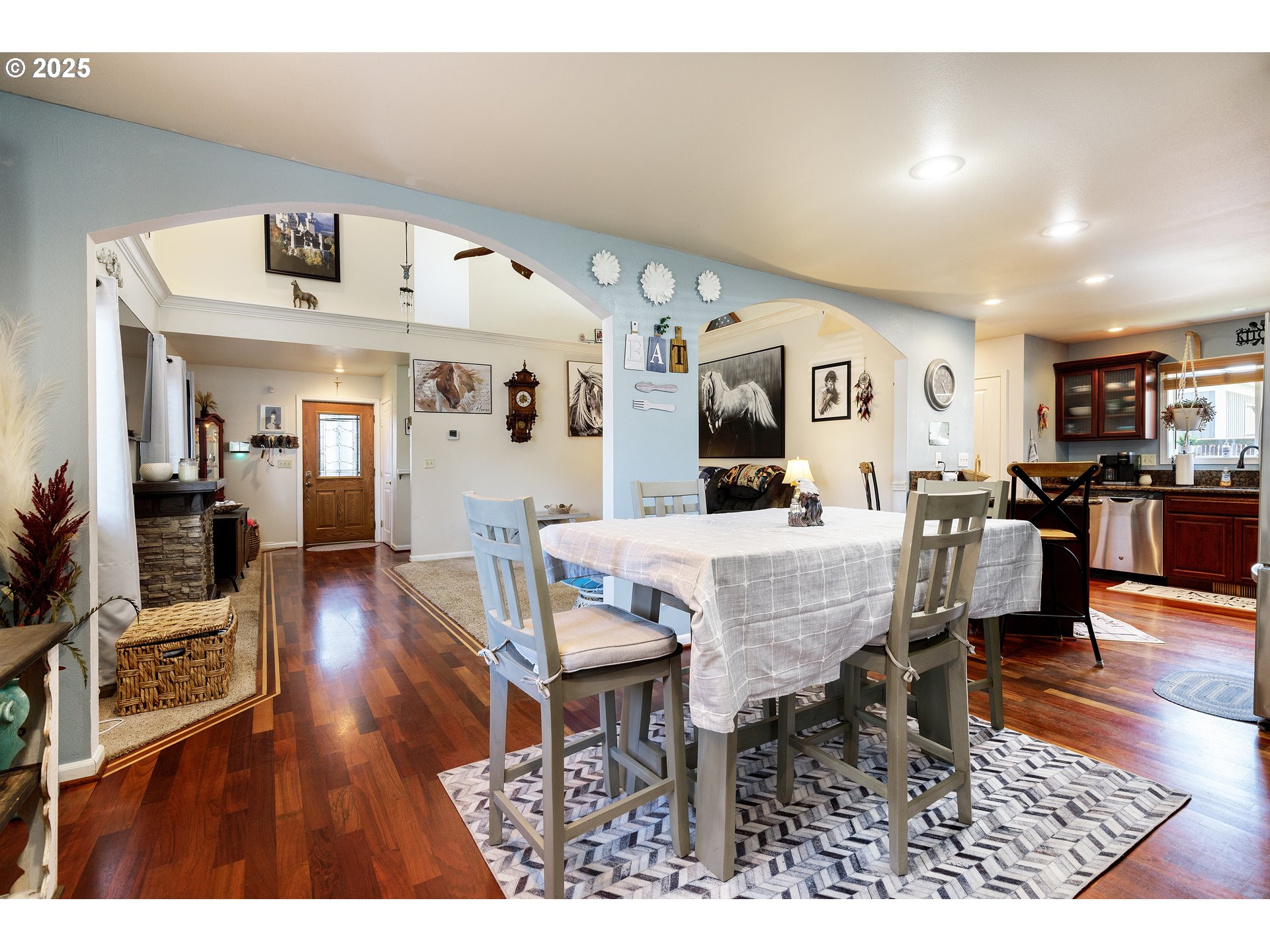 9907 Southeast Amherst Street Clackamas, OR 97015 - Photo 9 of 40 Dining Room