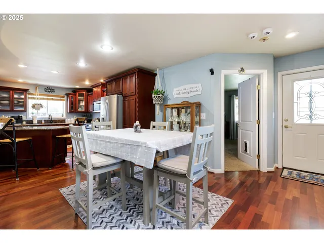 $499,900 | 9907 Southeast Amherst Street, Clackamas, OR 97015