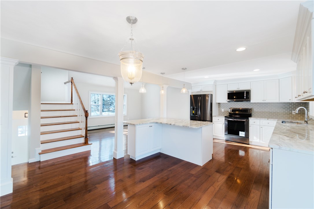 39 Cook Road Cumberland, RI 02864 - Photo 4 of 27