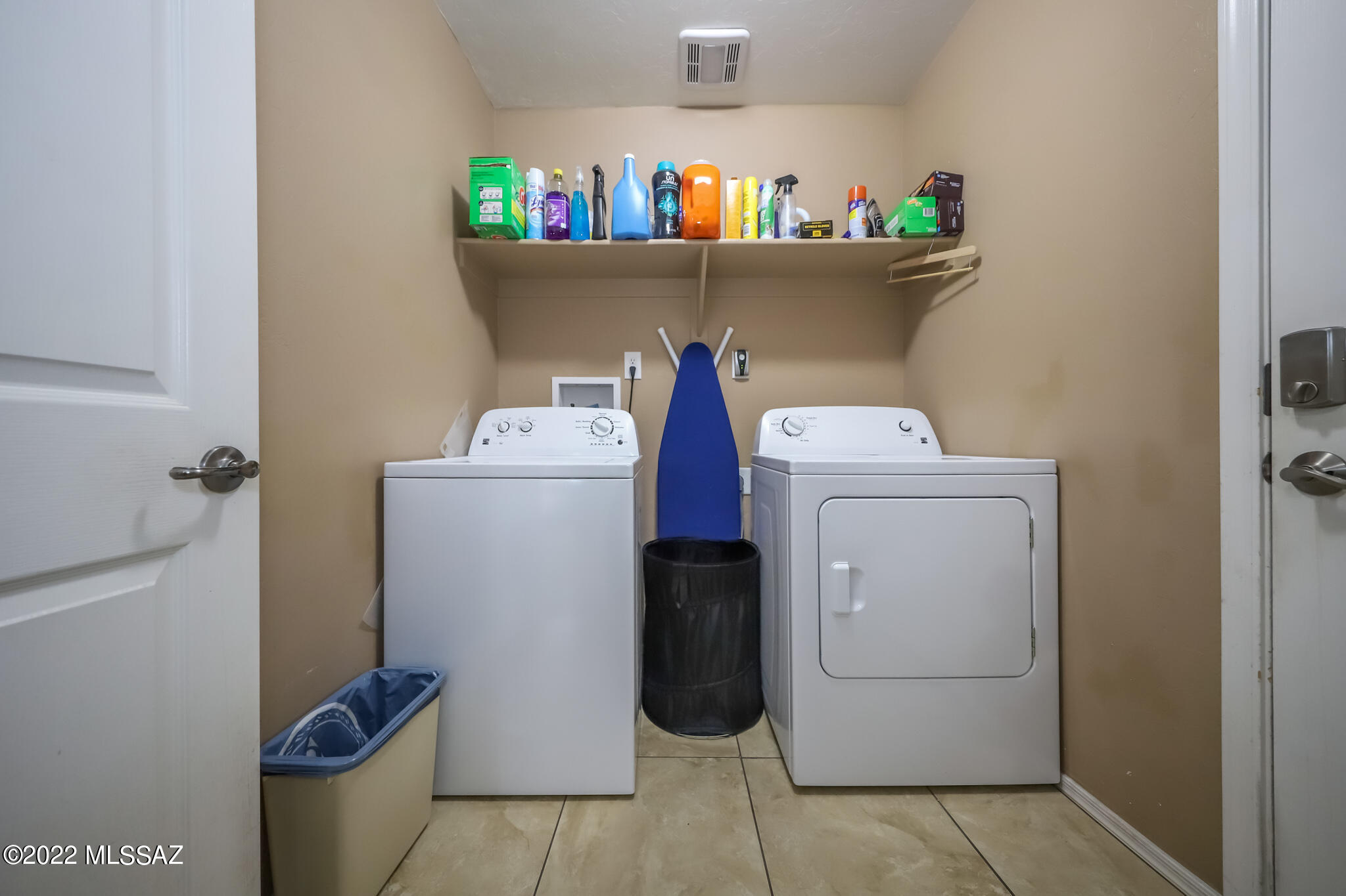 6908 South Bittercress Road Tucson, AZ 85756 - Photo 23 of 28 Laundry room