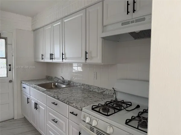 $789,500 | 9283 Southwest 39th Street, Miami, FL 33165
