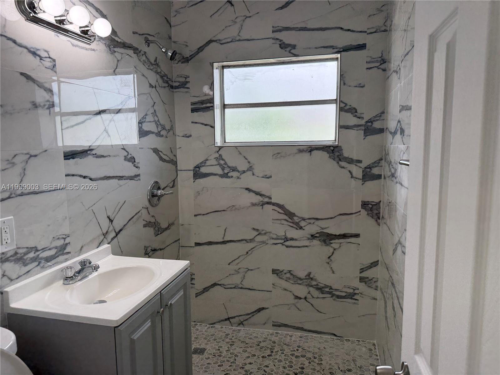 9283 Southwest 39th Street Miami, FL 33165 - Photo 5 of 6