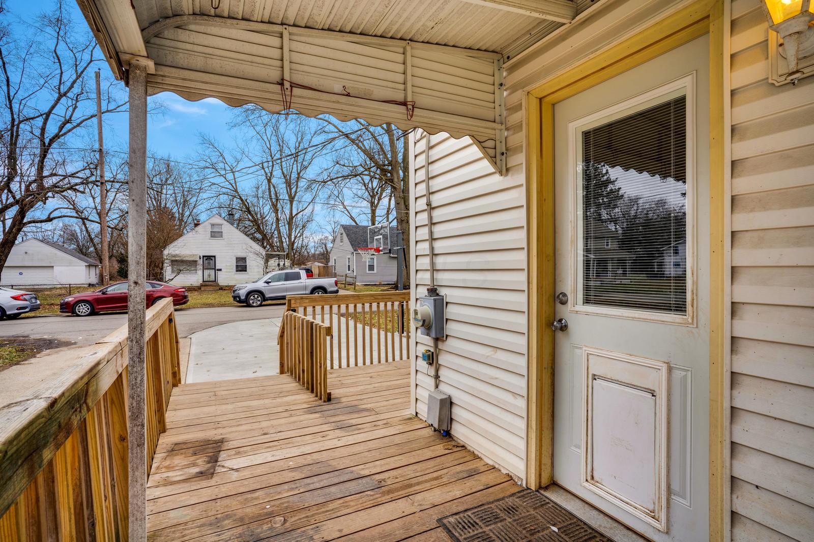 2208 Lehner Road Columbus, OH 43224 - Photo 6 of 21