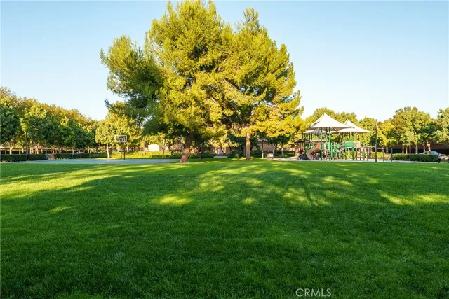 a view of a tennis court