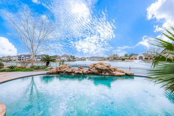 $1,850,000 | 5 Camden Court, Sugar Land, TX 77479